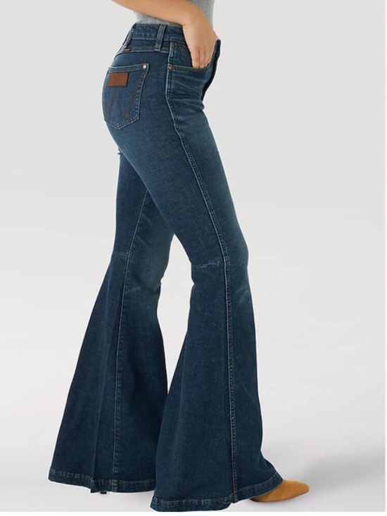Wrangler Denim - Wrangler High-Rise Flare Jeans in Dark Blue Denim
